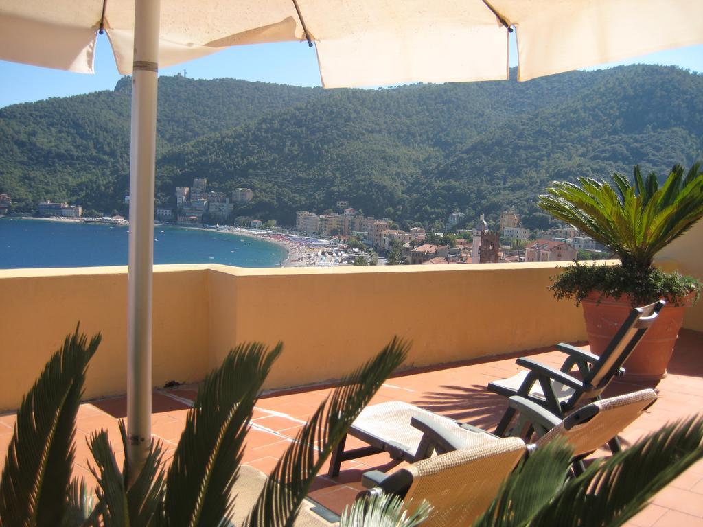 Palazzo Vescovile Hotel 놀리 객실 사진